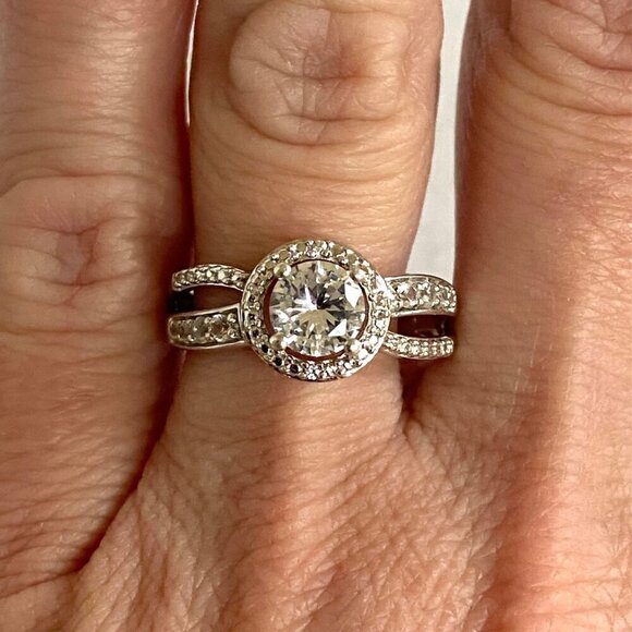 Kay Jewelers Sterling Silver 925 Round White Sapphire Halo Engagement Ring 6.5